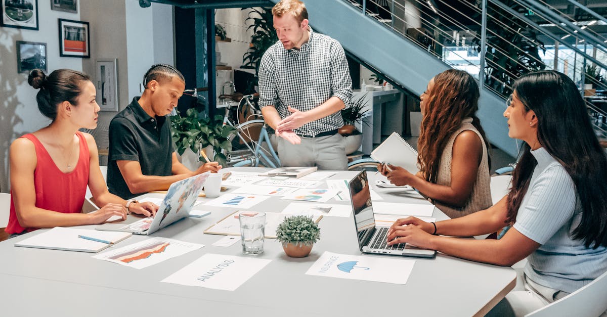 微信小号买卖：实名制度对于文化创意产业和数字化市场的影响